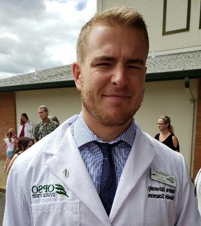 贾斯汀·布拉斯科夫斯基作为住院医生